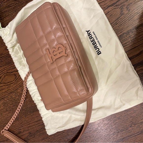 Burberry small Lola quilted lamb skin crossbody bag - Picture 5 of 11